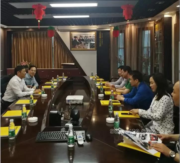 湖北團風縣領導率隊考察調研福建水頭石材企業