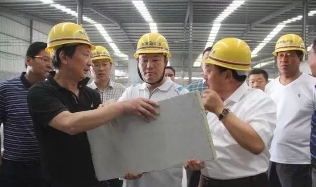 盟委委員、旗委書記王旺盛一行到吉蘭泰鎮調研石材園區，附主營產品