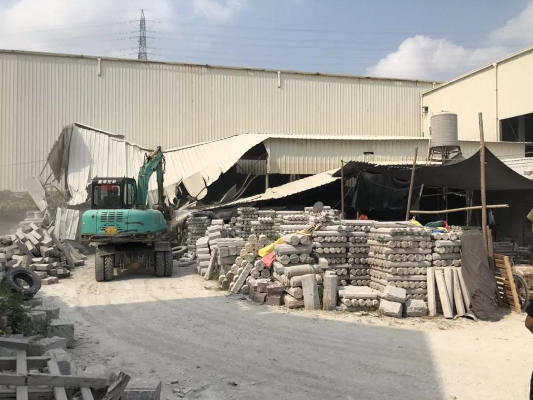 水頭鎮繼續取締“三無”石材企業現場
