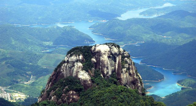 記福建永定紅石材產(chǎn)地洪山鄉(xiāng)換水: 紅色石材 綠色發(fā)展