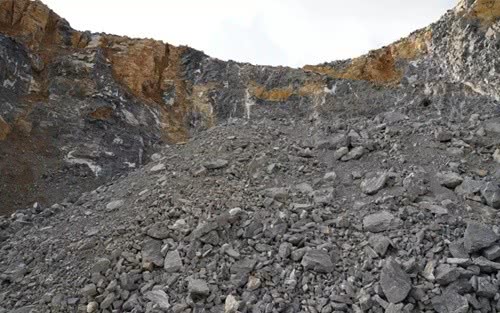 四川達州大竹縣、渠縣交界露天采石場開采無序，被督察組點名通報