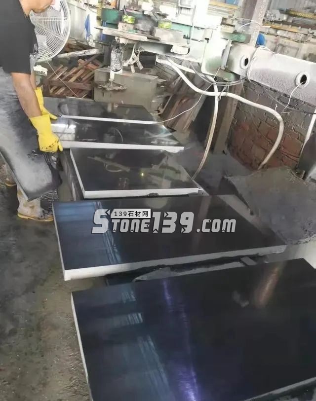 湛江雷州市自然資源局依法拆除13處違法石材場,附湛江黑石欣賞!