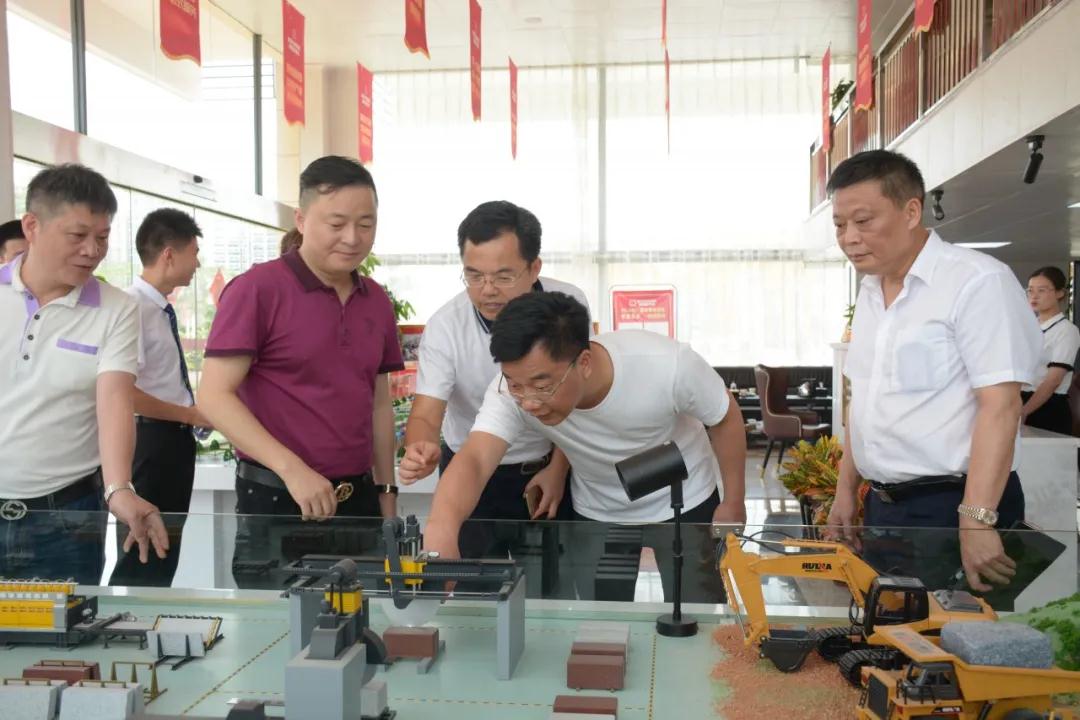 紫金礦業集團工會副主席任雨華一行到石材機械輔料產業聯合會調研