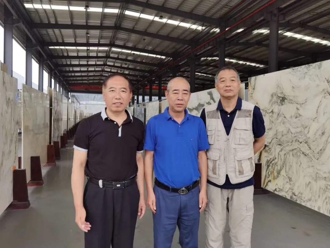 全國工商聯(lián)石材業(yè)商會秘書長一行走訪考察浙江石材市場
