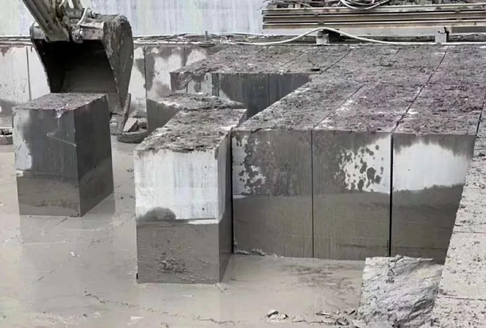 貴州桐梓縣羊磴鎮(zhèn)（中國黑產地）石材儲量1500萬噸，附貴州中國黑礦山圖