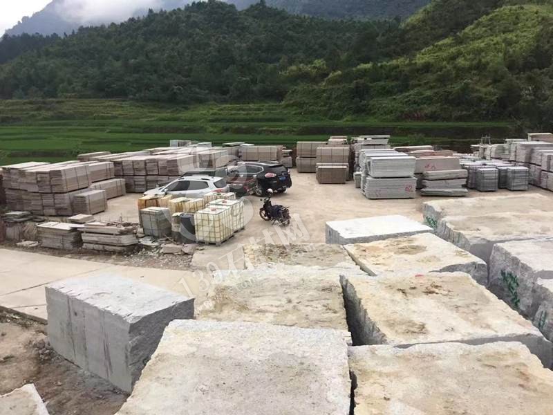 【恒泰吉石材】經(jīng)營泰寧珍珠蘭（福建藍(lán)寶石）、五彩紅、自有大型礦山