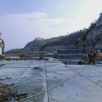 陜西漢中西鄉黑色大理石礦山