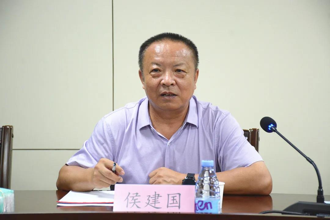 新疆奇臺縣委副書記、縣長劉強一行到訪南安市石材協會