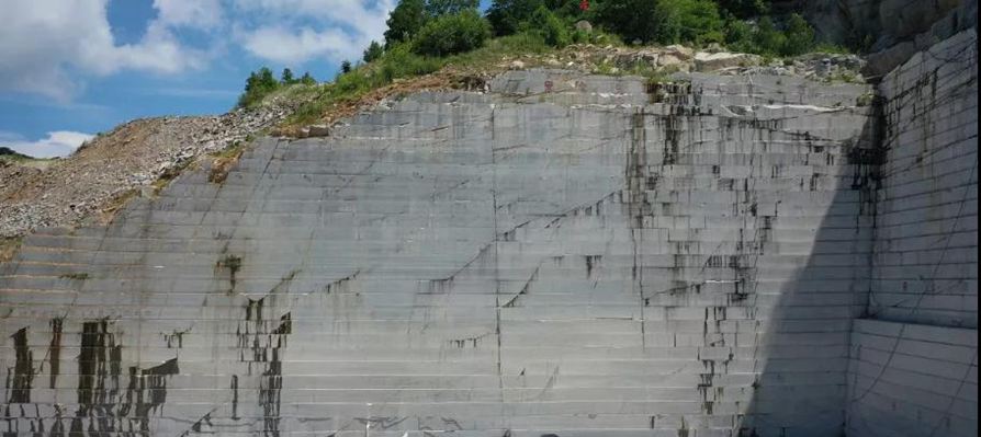 黑龍江省林口縣石材產(chǎn)區(qū)龍爪鎮(zhèn)芝麻灰花崗巖及礦山欣賞！