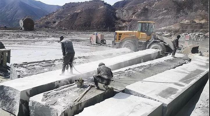 山西芝麻黑石材產區長治市平順縣芝麻黑礦山荒料產品欣賞