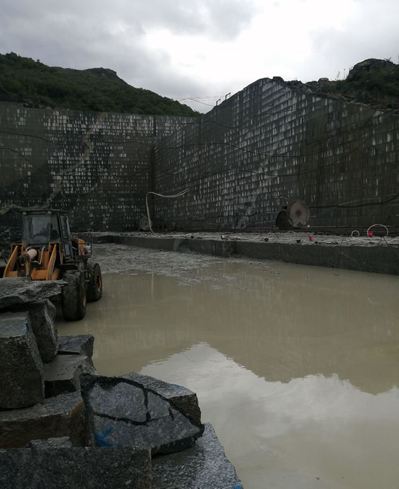 廣西浪花白花崗巖產區桂林資源縣礦山及產品欣賞