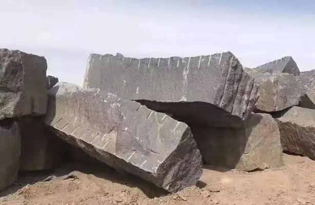 內蒙古烏拉特中旗聯社與當地石材行業商會初步達成信貸合作意向，附黑石產品欣賞！