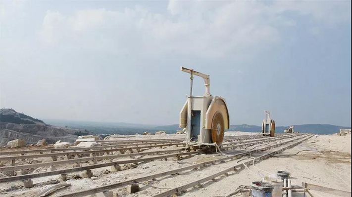 河南信陽羅山縣石材品：黃金麻、銹石、蝦紅、電解黃板、卡拉麥里金欣賞