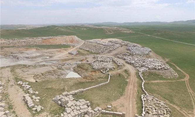“中國塞北石材之鄉”內蒙古鑲黃旗石材礦山和金鉆瑪（塞北金麻）白金瑪（蒙古白麻）產品欣賞！