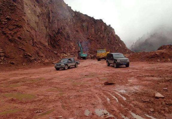 四川雅安滎經縣石材產品中國紅、滎經紅、雅蒙黑石材