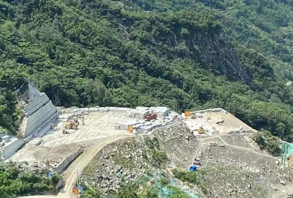 陜西石材產(chǎn)區(qū)安康白河縣石材資源和石材產(chǎn)品（夢(mèng)幻彩云、青石、盤古綠）介紹