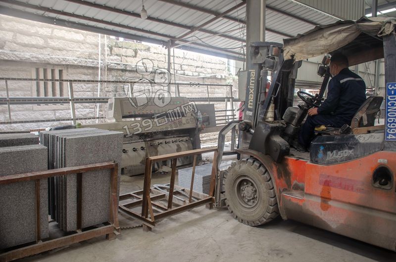 新盛泰石業主營印度進口花崗巖印度藍、金茂藍、蘭珍珠、英國棕、安哥拉黑、巴西進口花崗巖淺紫點、加州金麻