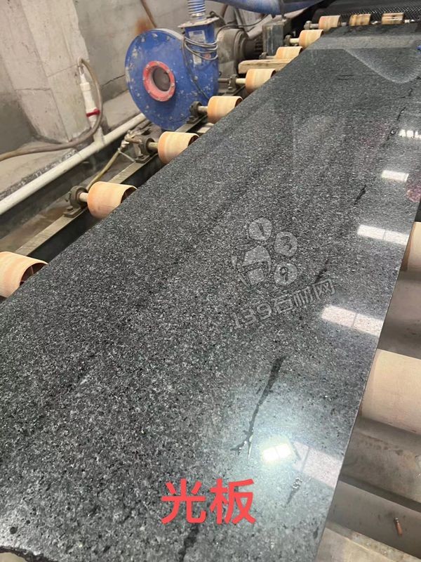 廣西芝麻黑礦山開采、金宏石業鐘山青（廠礦一體）