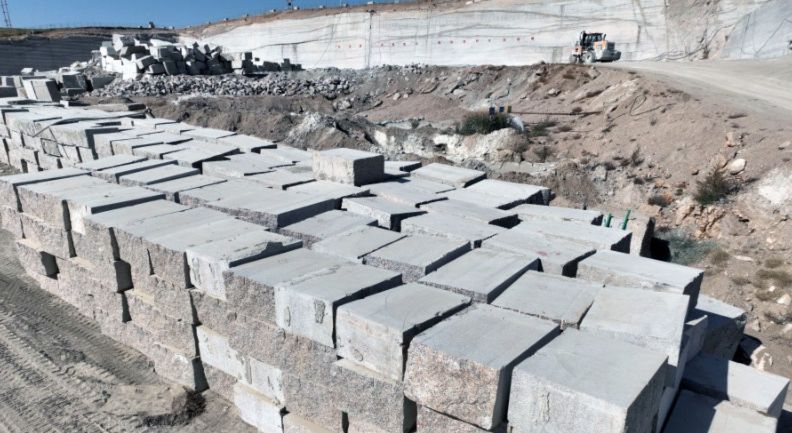 內蒙古烏蘭察布化德縣長順鎮西佳木斯（紅色花崗巖）飾面石材欣賞！