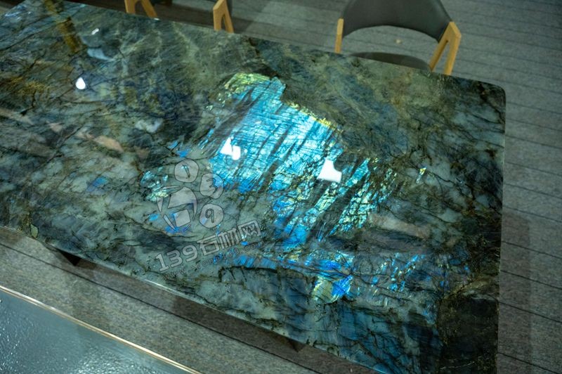 馬達(dá)加斯加藍(lán)翡翠:國(guó)內(nèi)價(jià)格飆升背后的秘密