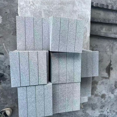 長泰芝麻灰花崗巖荔枝面拉槽成品